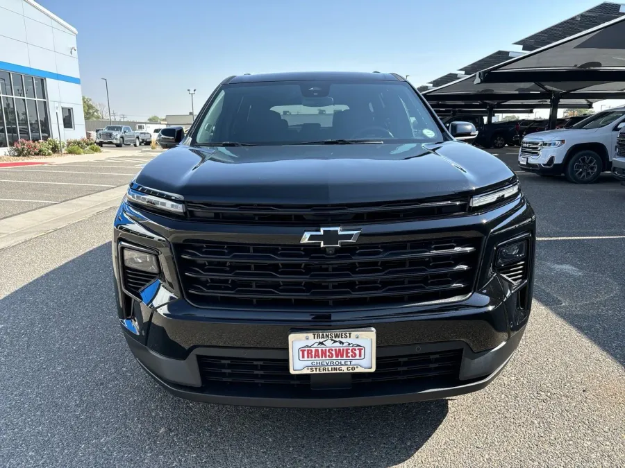 2024 Chevrolet Traverse AWD LT | Photo 7 of 24