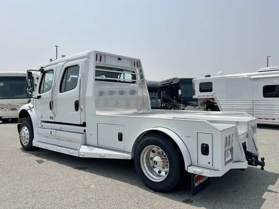 2024 Freightliner M2 106 Plus Summit Hauler | Photo 13 of 25