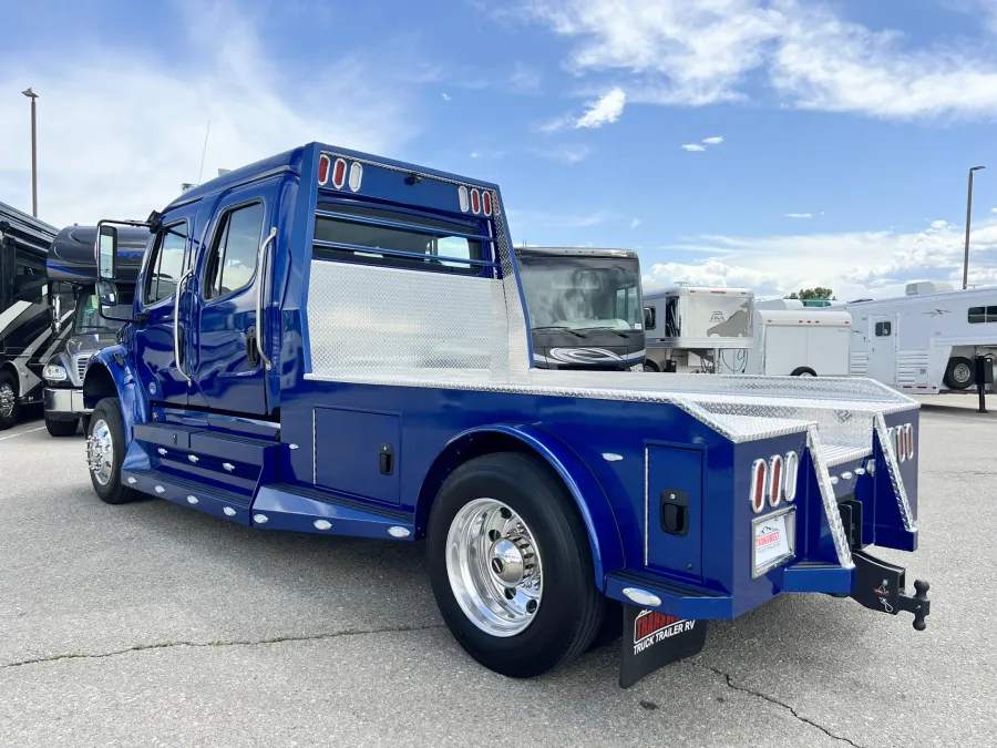 2024 Freightliner M2 106 Plus Summit Hauler | Photo 15 of 25