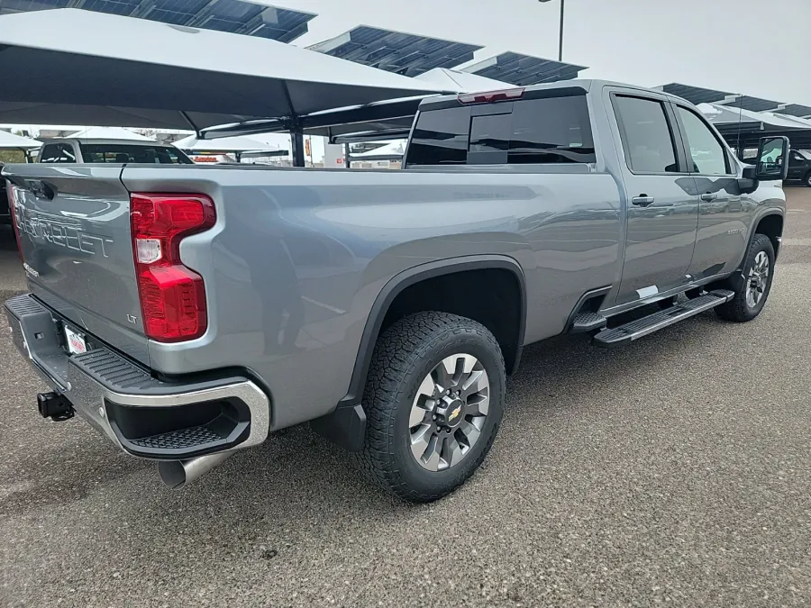 2025 Chevrolet Silverado 3500HD LT | Photo 5 of 17