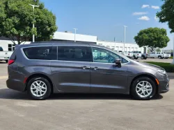 2022 Chrysler Pacifica Touring L | Thumbnail Photo 1 of 27