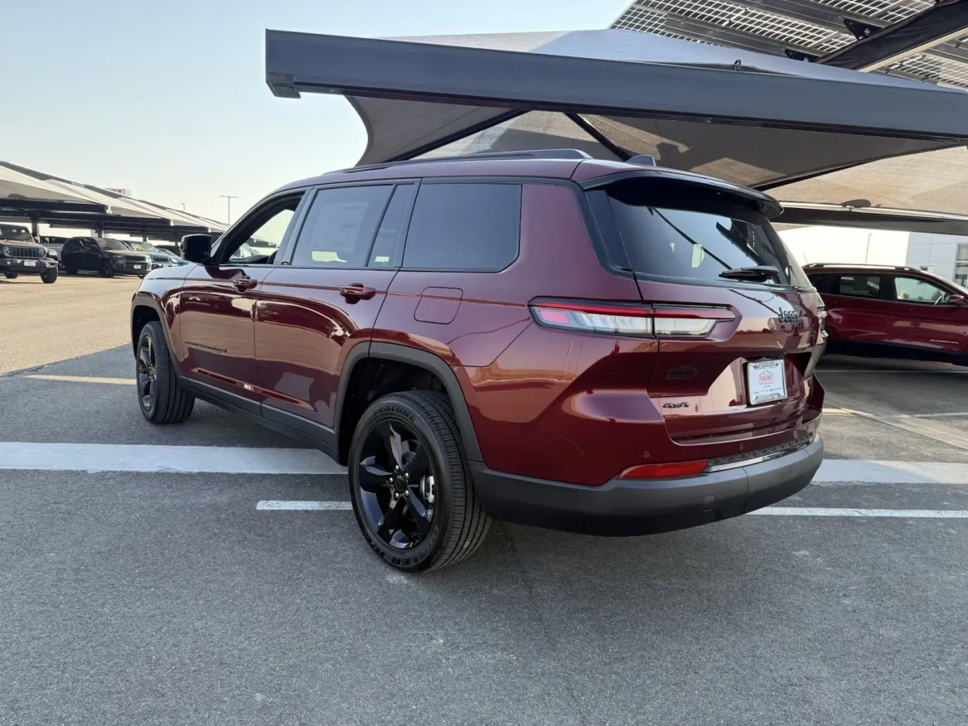 2024 Jeep Grand Cherokee L Altitude | Photo 2 of 17