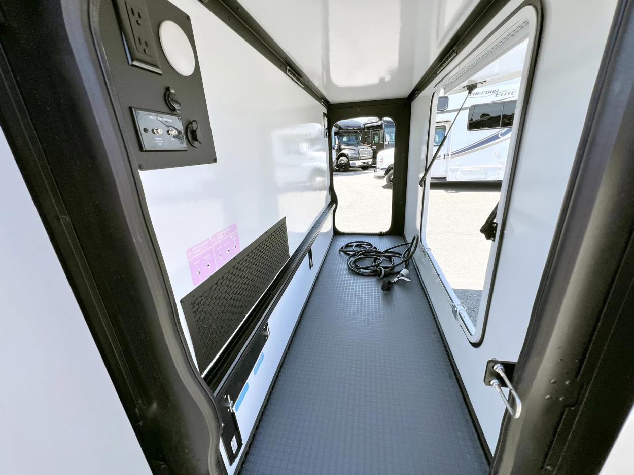 2025 Winnebago Navion 24T | Photo 24 of 27