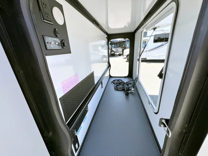 2025 Winnebago Navion 24T | Photo 25 of 27