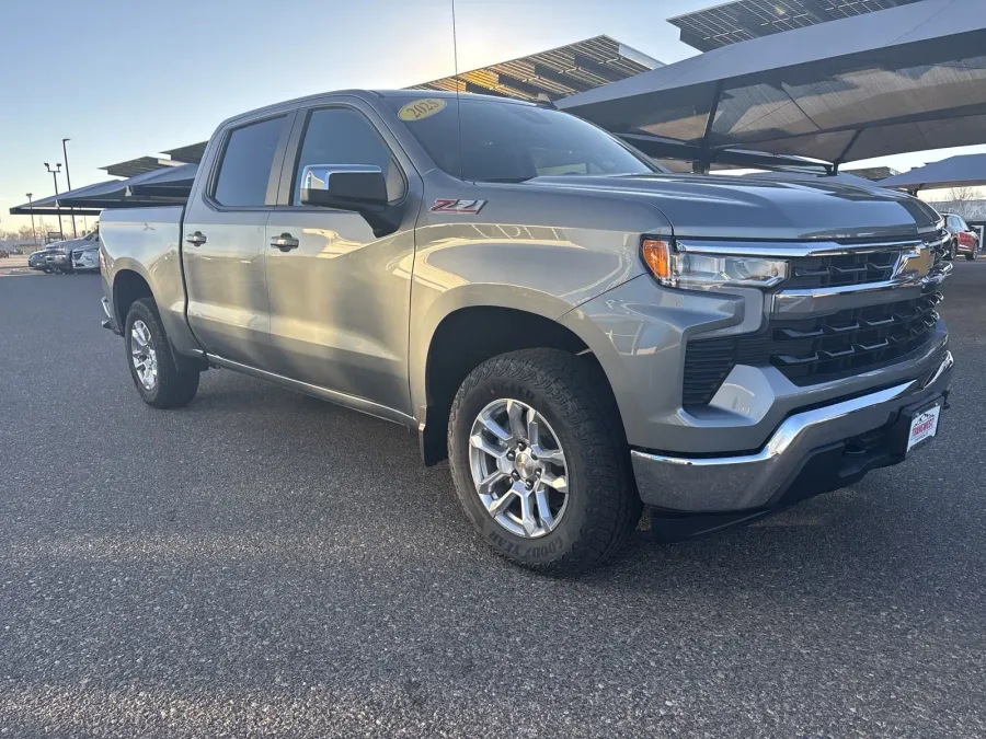 2025 Chevrolet Silverado 1500 LT | Photo 6 of 19