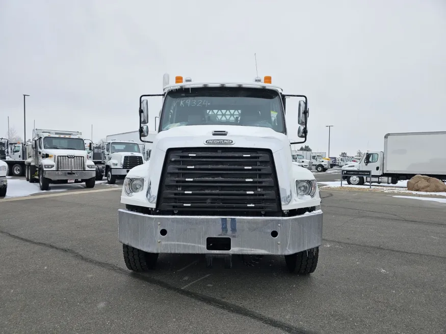 2025 Freightliner 114SD | Photo 2 of 17