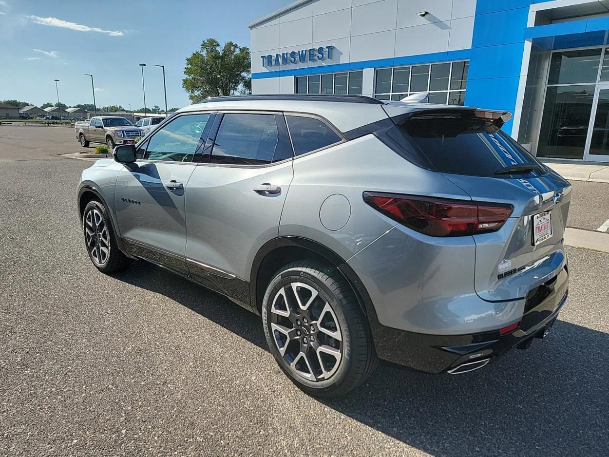 2025 Chevrolet Blazer RS | Photo 2 of 22