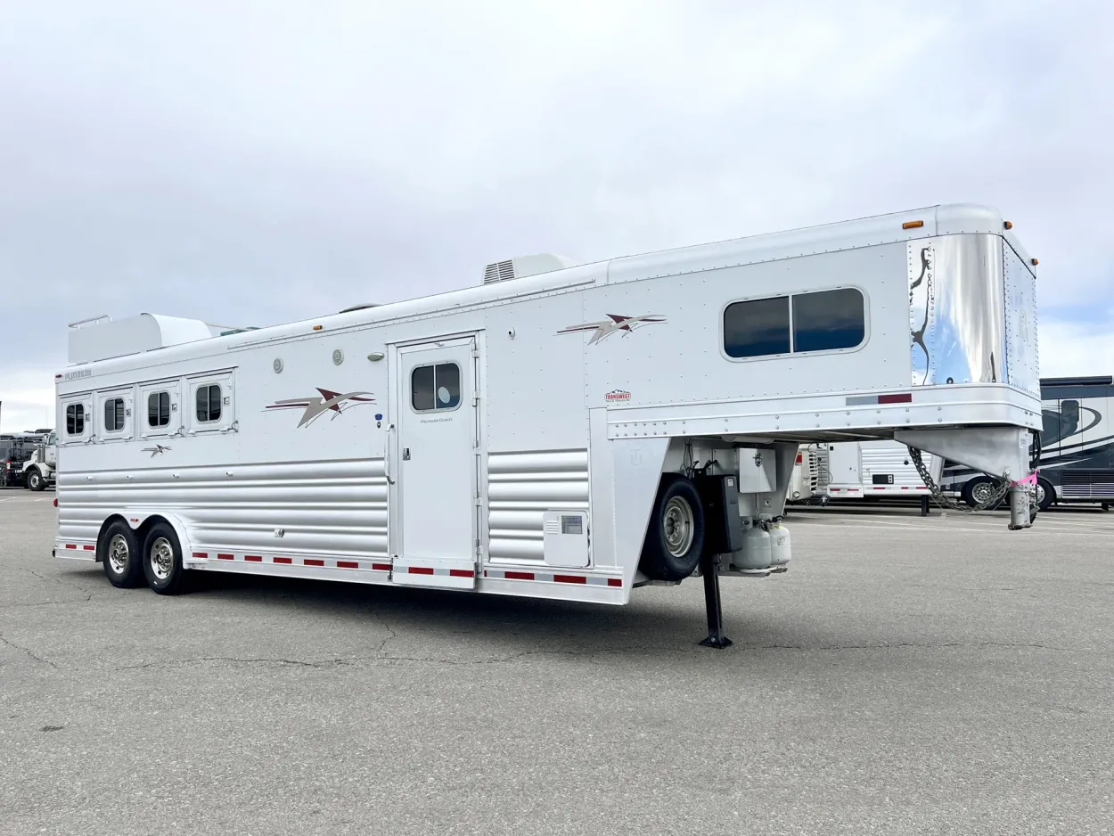 Used 2015 Platinum Coach 4HGNLQ in Frederick, CO - Horse Trailer & Livestock