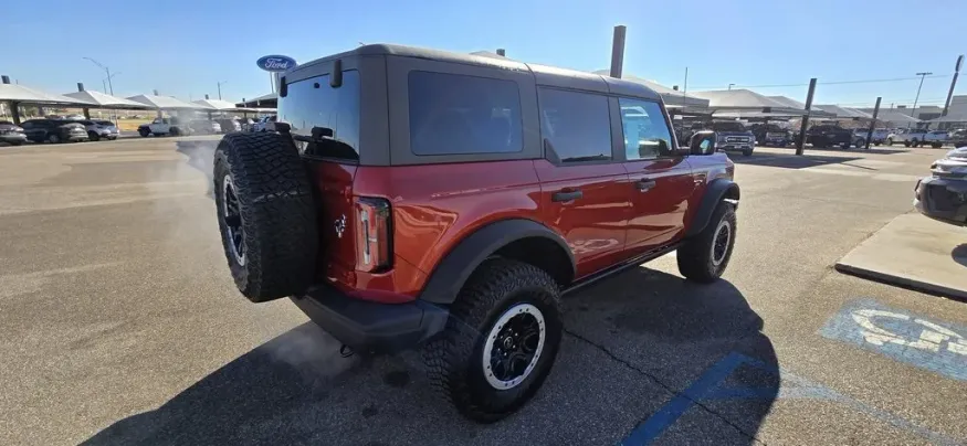 2024 Ford Bronco | Photo 5 of 28