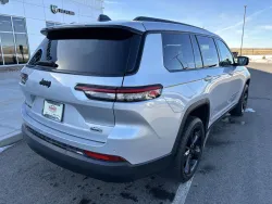 2021 Jeep Grand Cherokee L Altitude | Thumbnail Photo 8 of 18