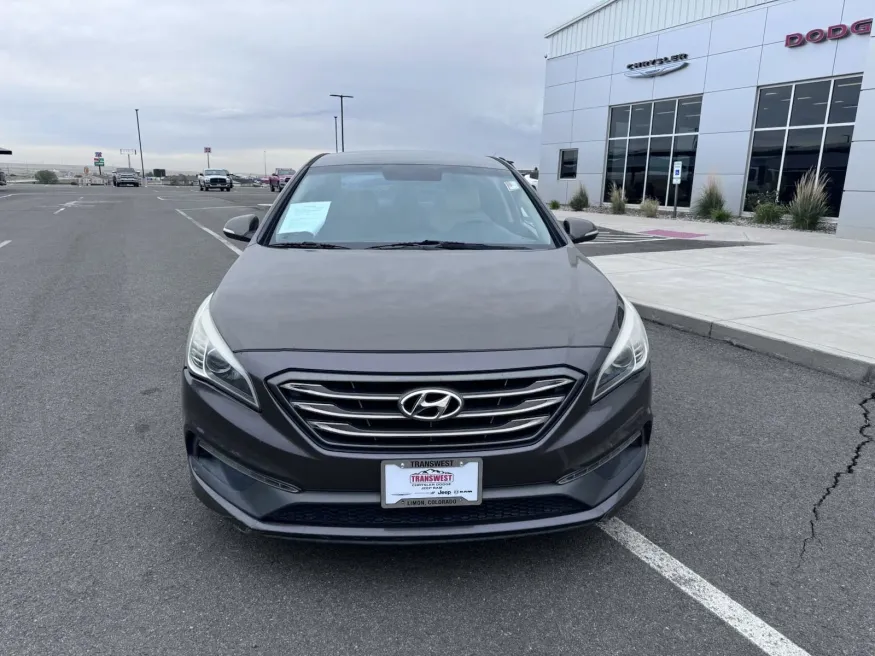 2015 Hyundai Sonata 2.4L Sport | Photo 2 of 16