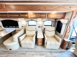 2018 Newmar Ventana 4369 | Thumbnail Photo 8 of 33