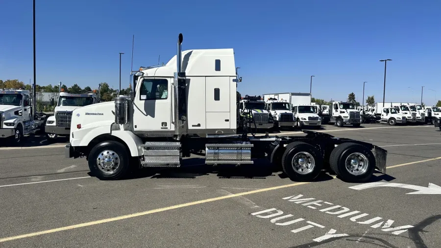 2020 Western Star 4900SA | Photo 7 of 21