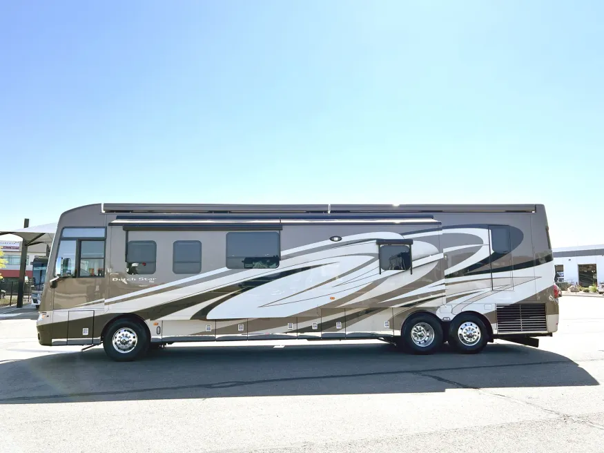 2017 Newmar Dutch Star 4369 | Photo 22 of 32