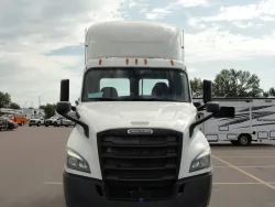 2019 Freightliner Cascadia | Thumbnail Photo 8 of 11