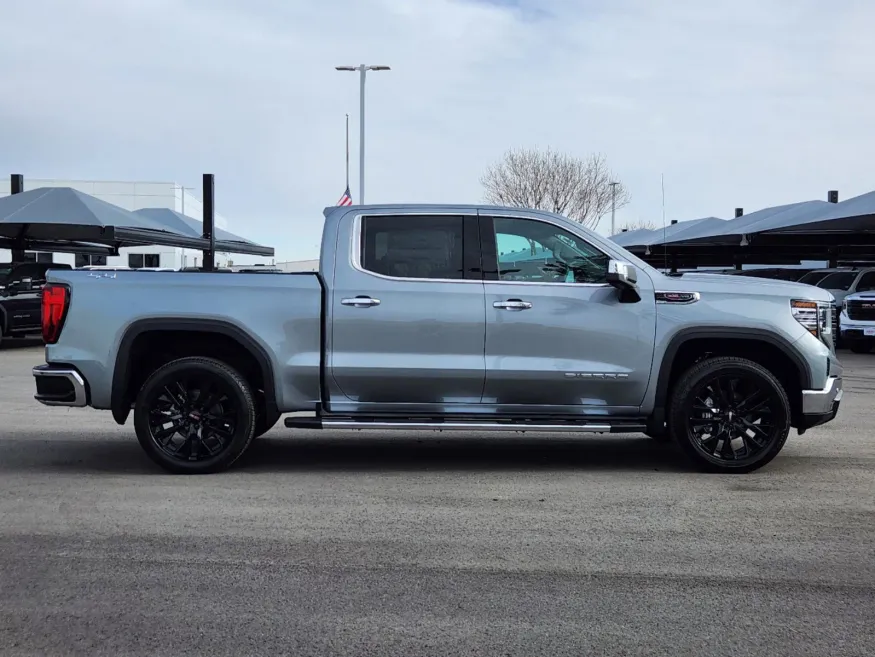 2025 GMC Sierra 1500 SLT | Photo 1 of 32