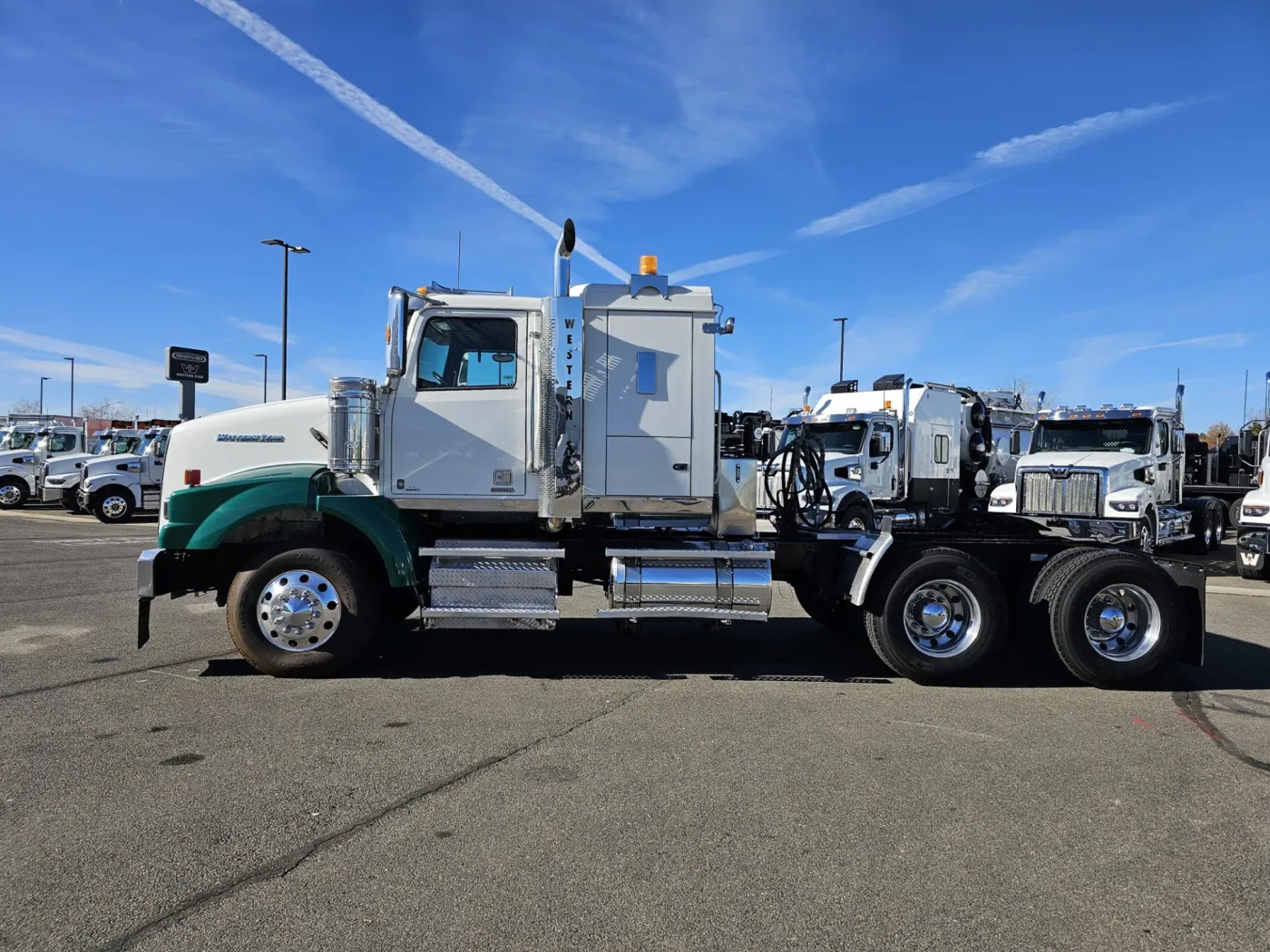 2020 Western Star 4900 | Photo 4 of 25