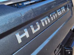 2025 GMC HUMMER EV Pickup 2X | Thumbnail Photo 13 of 30