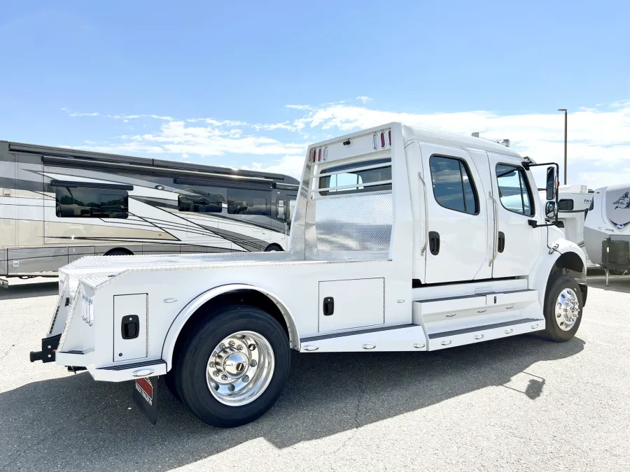 2024 Freightliner M2 106 Plus Summit Hauler | Photo 17 of 25