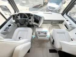 2025 Newmar Bay Star Sport 3016 | Thumbnail Photo 8 of 28