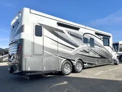 2023 Newmar Supreme Aire 4509 | Thumbnail Photo 25 of 38