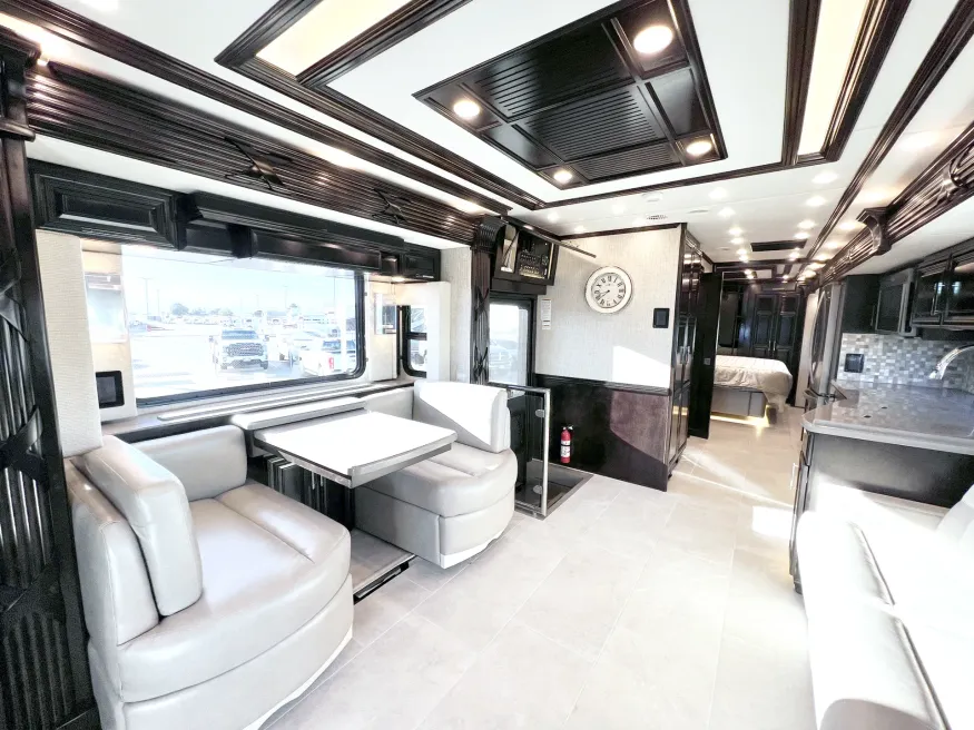 2023 Newmar Supreme Aire 4061 | Photo 5 of 35