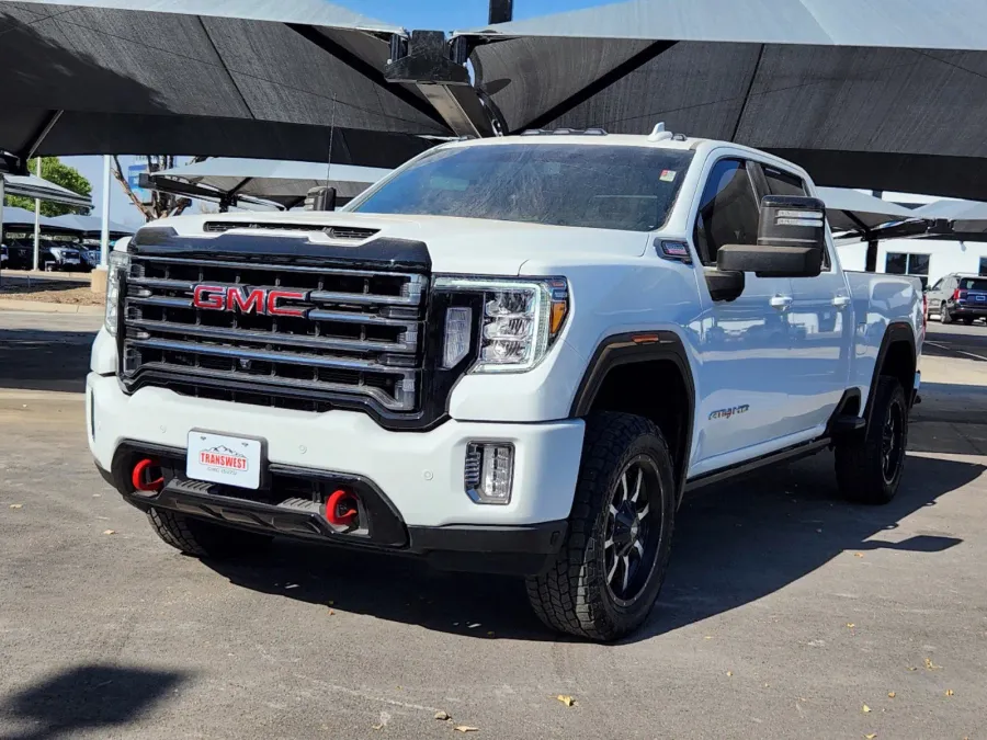 2022 GMC Sierra 2500HD AT4 | Photo 3 of 31