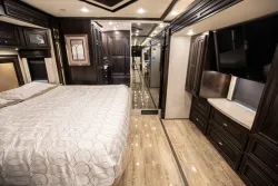 2020 Newmar Dutch Star 4369 | Thumbnail Photo 9 of 13