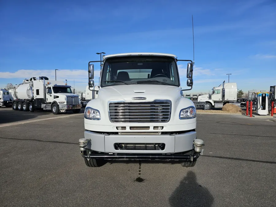 2024 Freightliner M2 106 | Photo 2 of 22