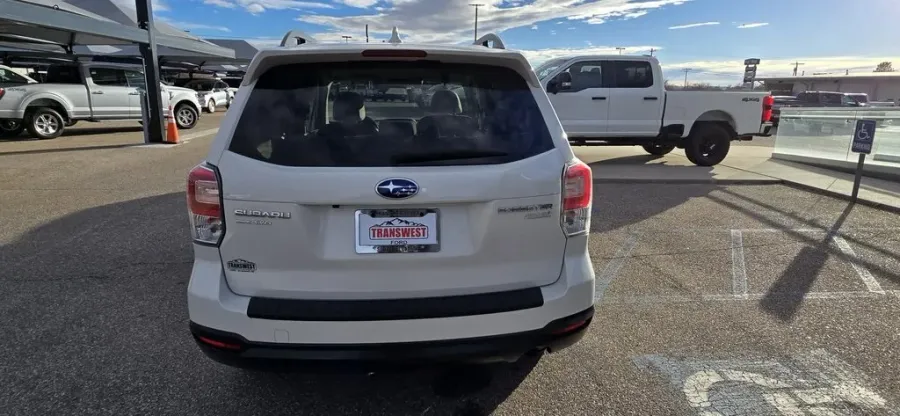 2017 Subaru Forester | Photo 7 of 33