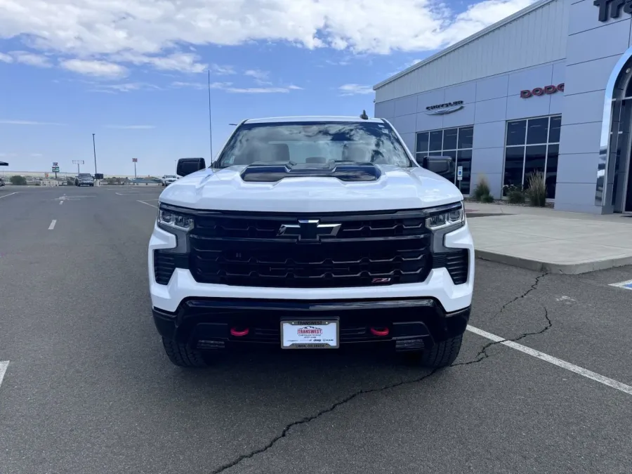 2023 Chevrolet Silverado 1500 LT Trail Boss | Photo 2 of 17