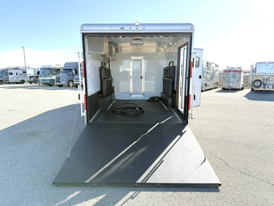 2019 Logan Coach Ultimate Sports Hauler | Photo 17 of 26