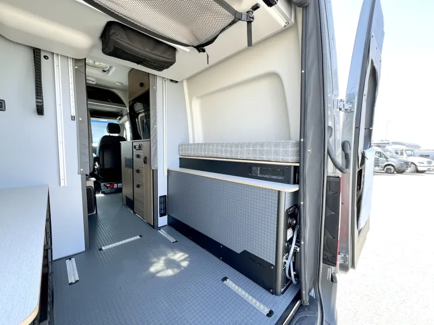 2025 Winnebago Revel 44E | Photo 16 of 20