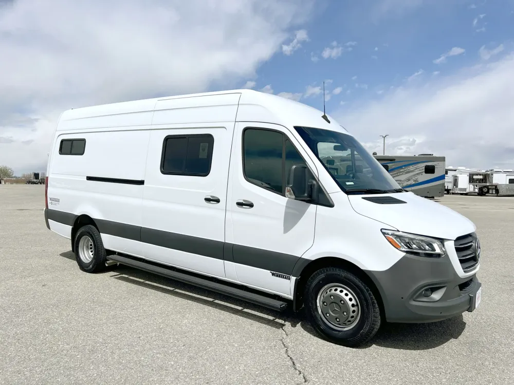 2023 Winnebago Adventure Wagon 70 SE