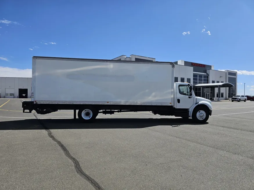 2019 Freightliner M2 106 | Photo 5 of 21