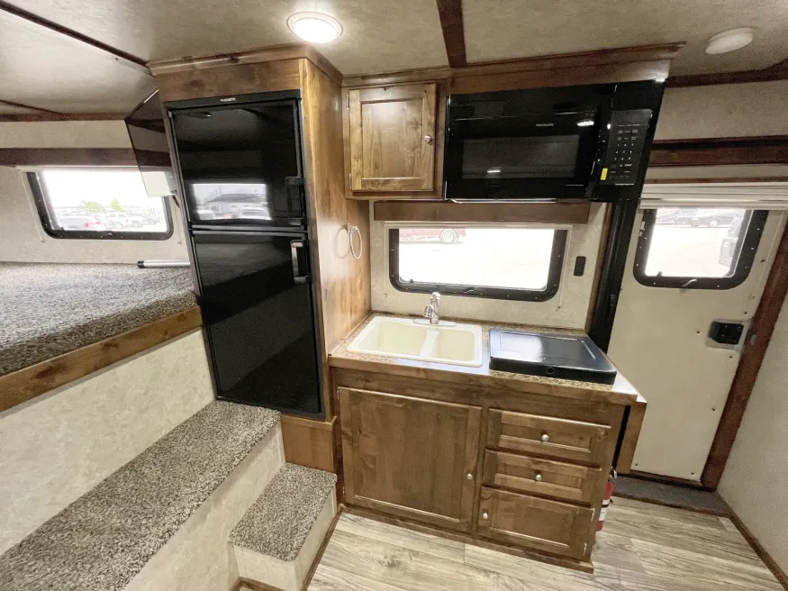 2022 Logan Coach Ultimate Sports Hauler | Photo 5 of 25