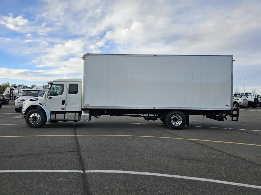 2025 Freightliner M2 106 | Photo 11 of 25