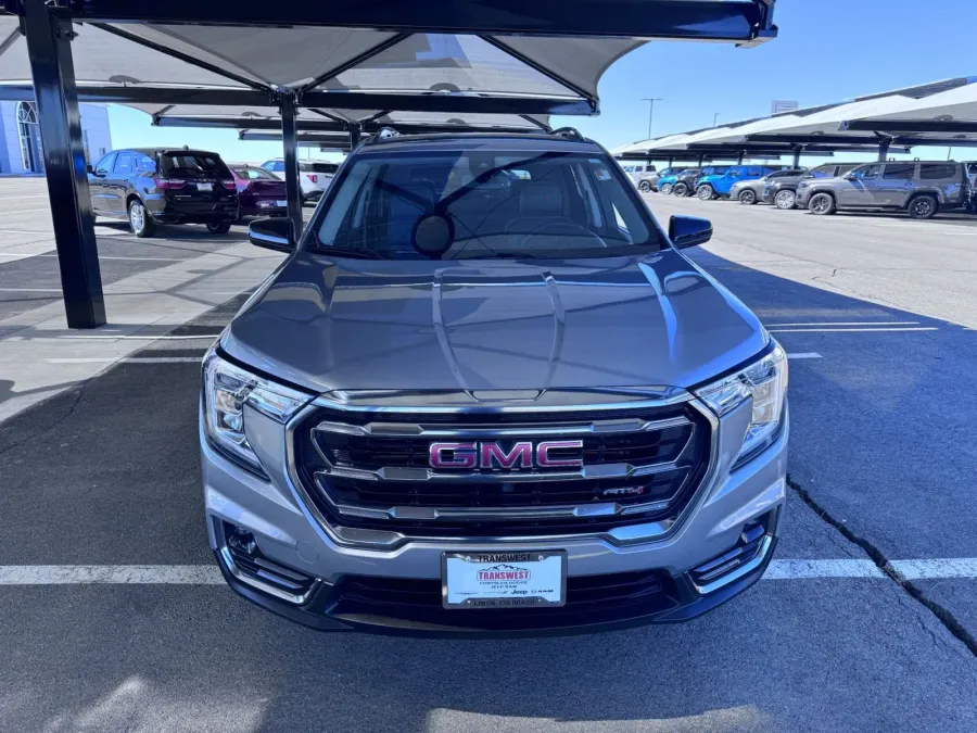 2023 GMC Terrain AT4 | Photo 7 of 17