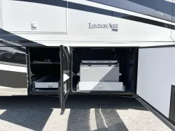 2020 Newmar London Aire 4543 | Thumbnail Photo 24 of 31