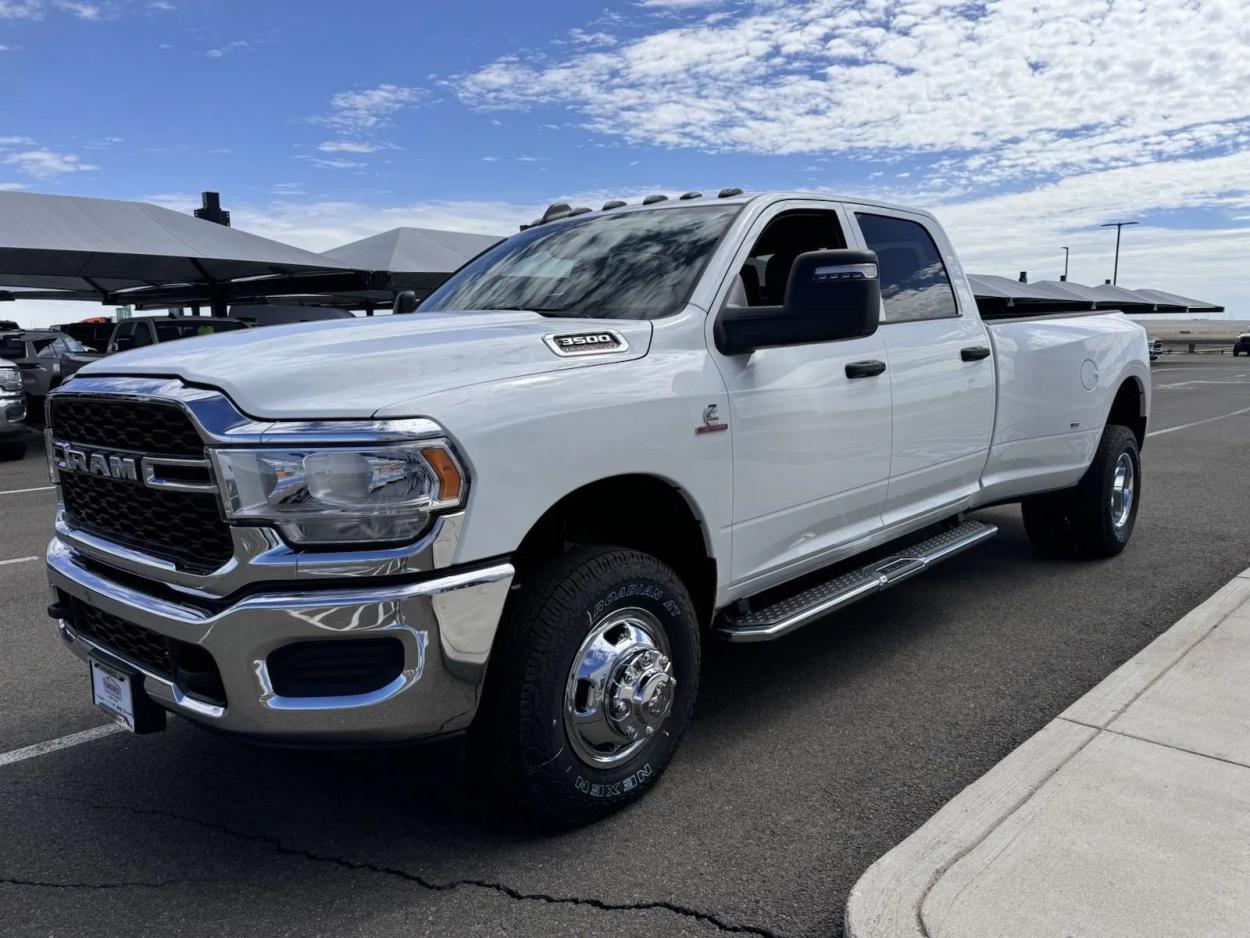 2024 RAM 3500 Tradesman | Photo 3 of 16