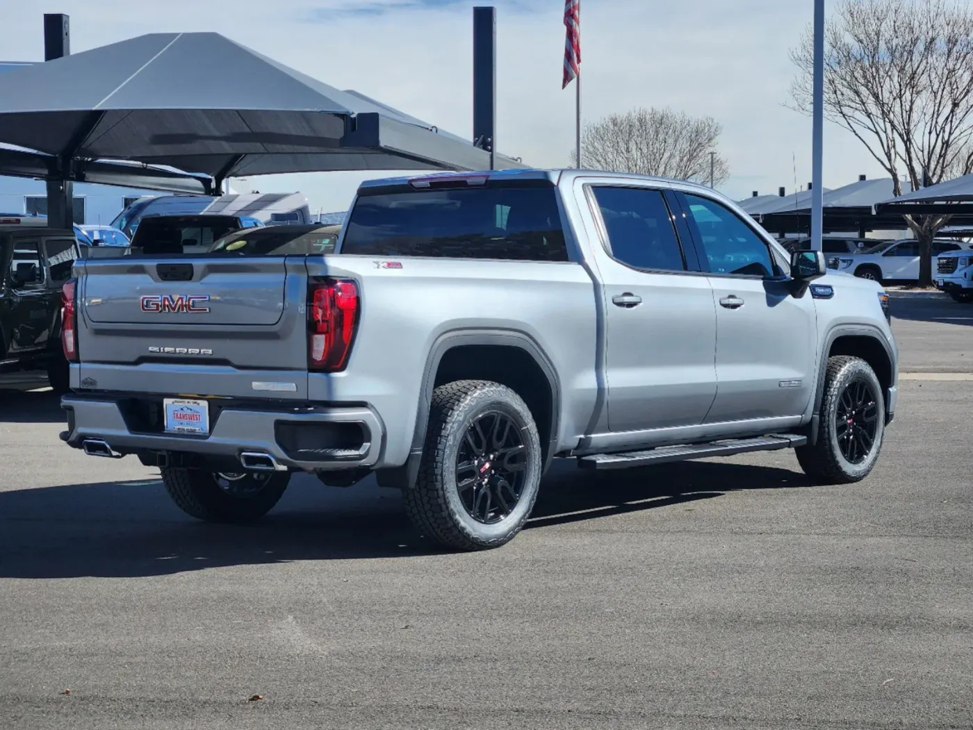 2025 GMC Sierra 1500 Elevation | Photo 2 of 27