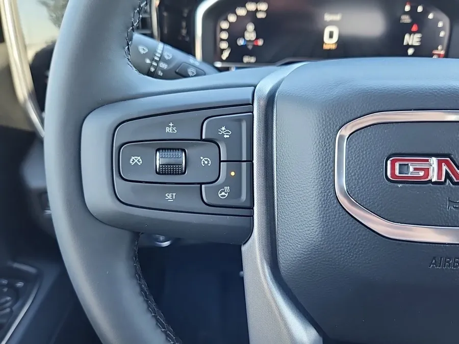 2025 GMC Sierra 1500 Elevation | Photo 18 of 25