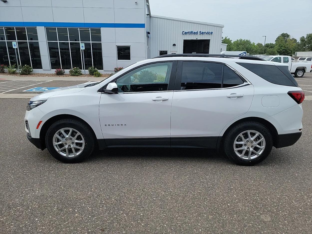 2022 Chevrolet Equinox LT | Photo 1 of 19