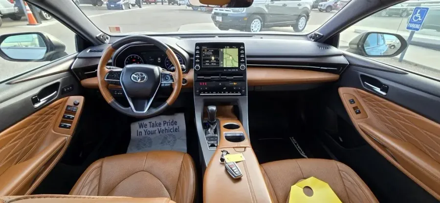 2019 Toyota Avalon | Photo 25 of 29