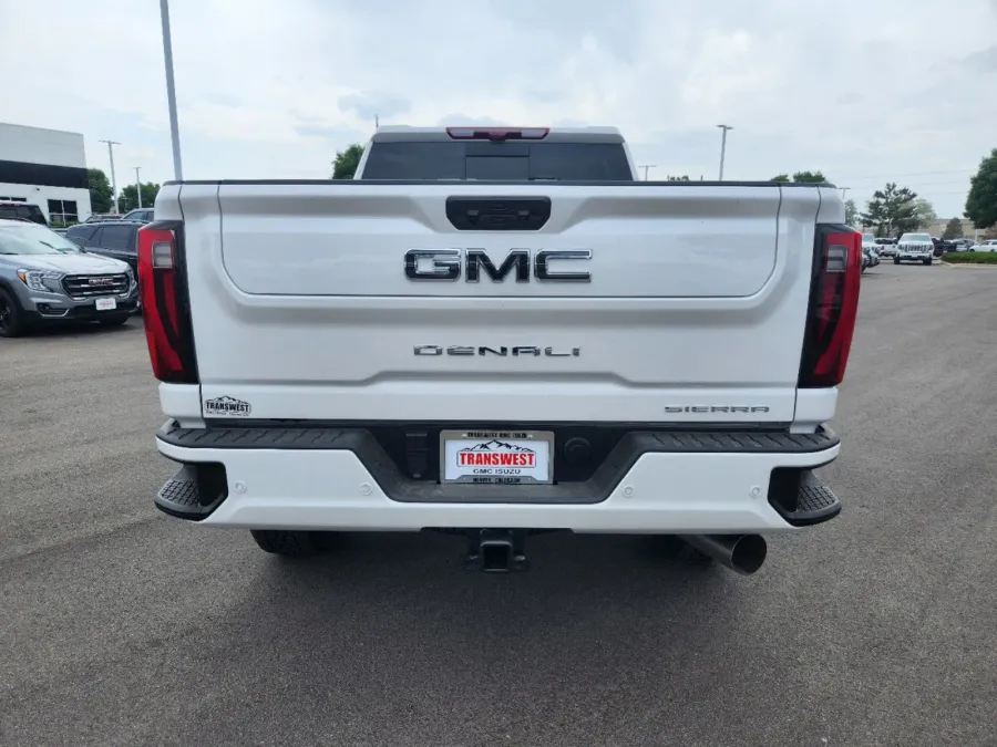 2024 GMC Sierra 2500HD Denali Ultimate | Photo 12 of 28