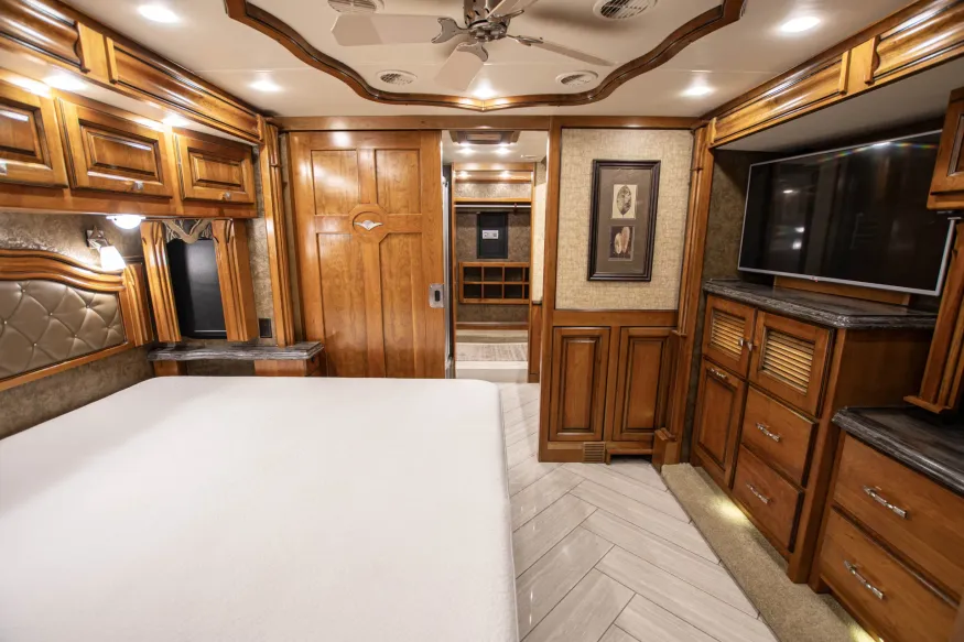 2015 Tiffin Allegro Bus 45 LP | Photo 10 of 17