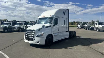 2025 Freightliner Cascadia 126