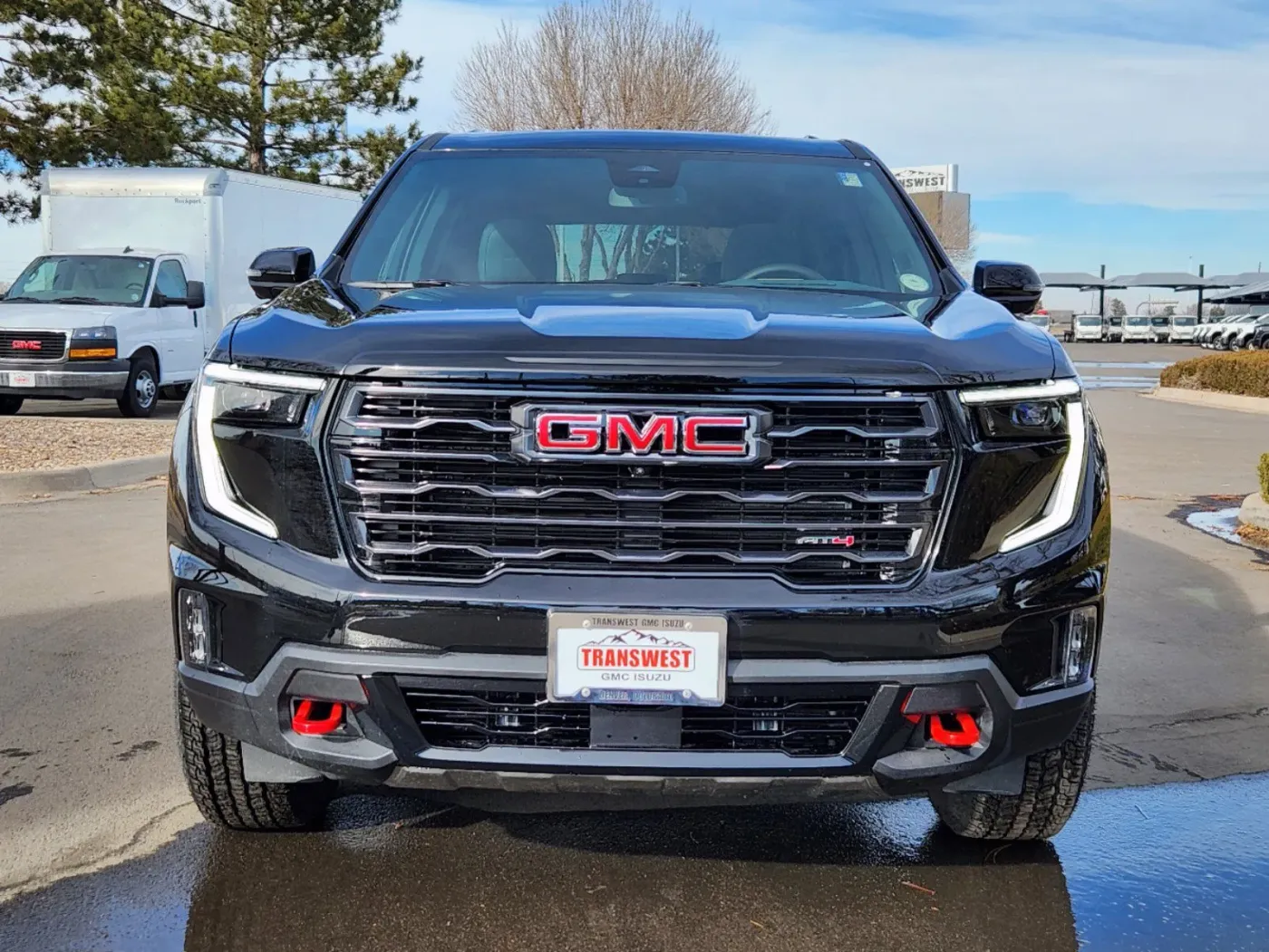 2025 GMC Acadia AWD AT4 | Photo 4 of 31