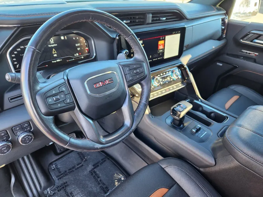 2023 GMC Sierra 1500 AT4 | Photo 7 of 31