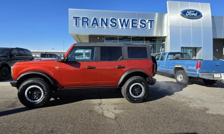 2024 Ford Bronco | Photo 1 of 28